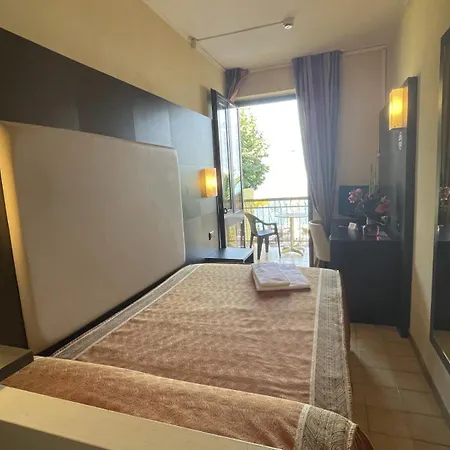 Ξενοδοχείο Taki Village 3*