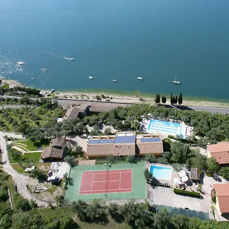 Taki Village 3*
