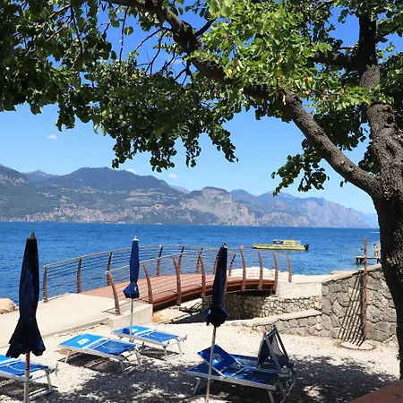 Taki Village Hotell