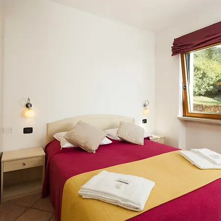 Szálloda Taki Village Brenzone sul Garda