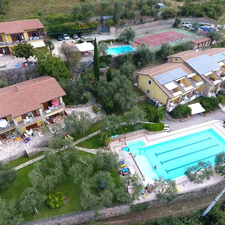 Taki Village 3*