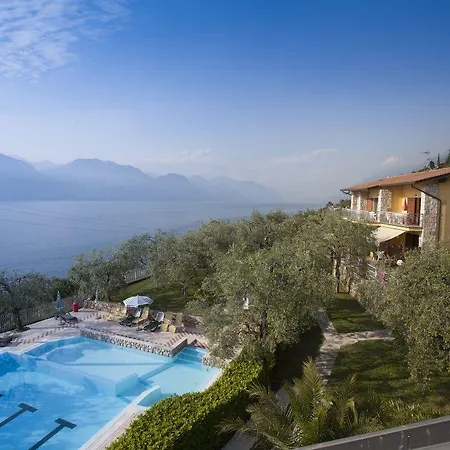 Taki Village Hotel 3*