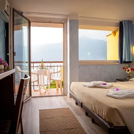 Taki Village 3*