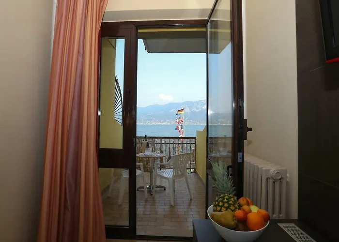 Taki Village Hotel Brenzone sul Garda